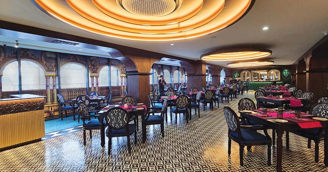 Jewel Sizzle fine-dine and cocktail lounge